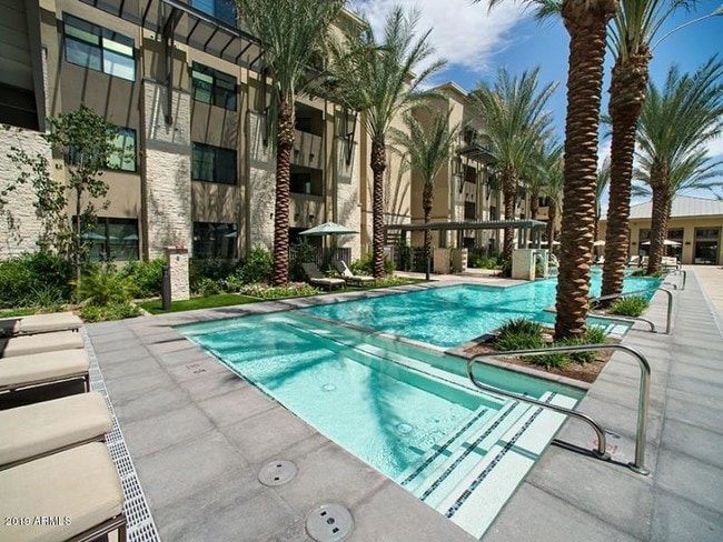 Building Photo - 7100 E Lincoln Dr