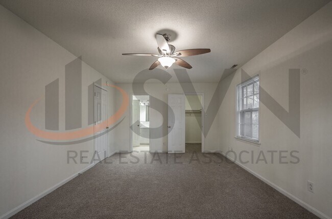 Building Photo - Spacious Home in Desirable Hope Valley Neighborhood!