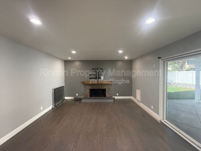 Building Photo - 911 Rawhide Pl