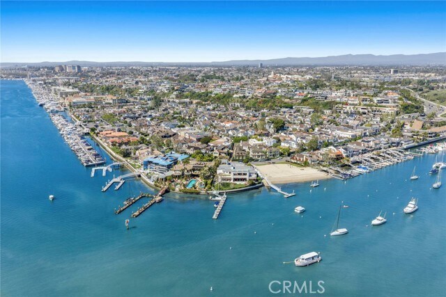 Building Photo - 2572 Bayshore Dr