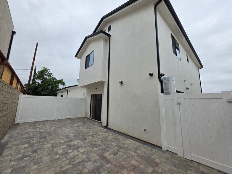 Building Photo - 6746 Ben Ave