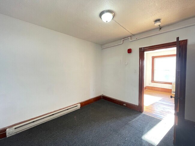 Building Photo - 457 Beech St