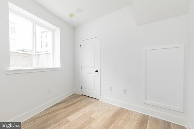 Building Photo - 1255 N 23rd St