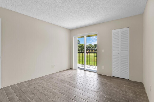 Building Photo - 414 Meadows Cir