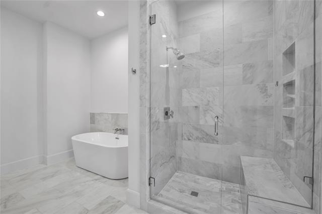 Building Photo - 5270 Town and Country Blvd