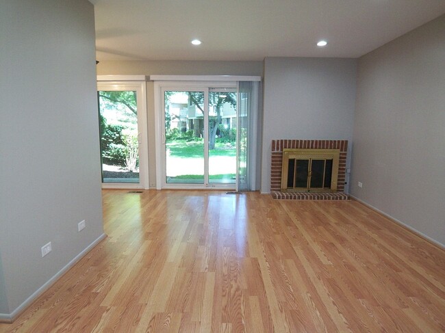 Building Photo - 1546 Williamsburg Dr
