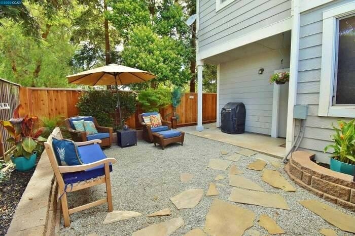 Building Photo - 99 Arbor Springs Ln
