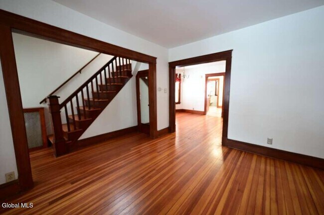 Building Photo - 11 Brayton St