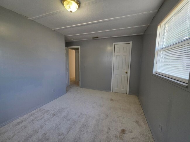 Building Photo - 65 S 6th St