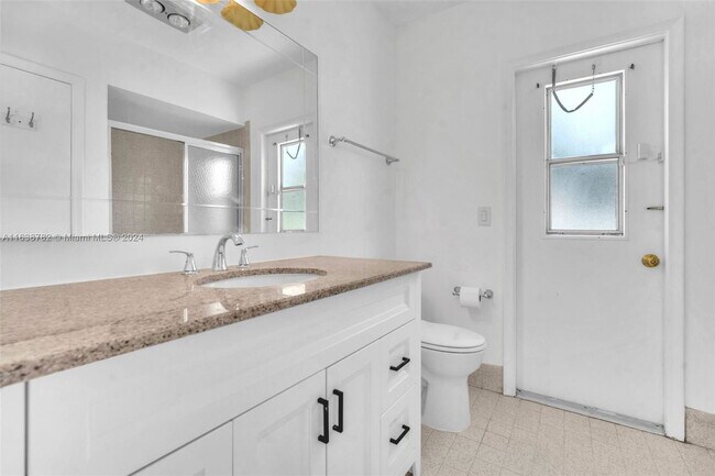 Building Photo - 13340 NW 8th Ct