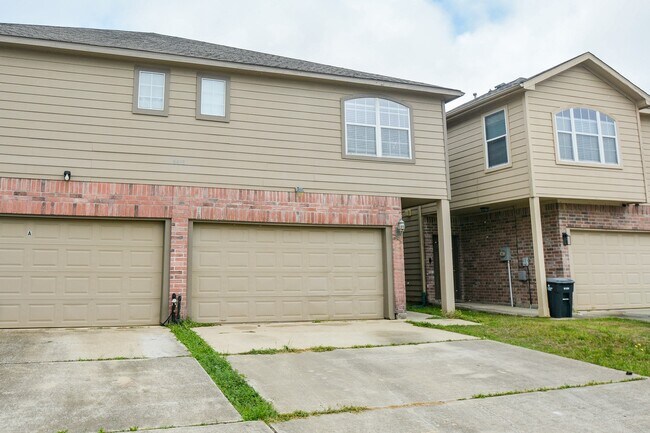 Building Photo - 6418 Waldron Dr