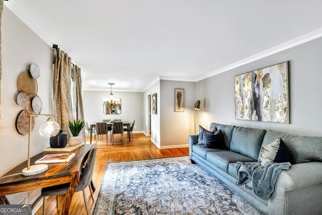 Building Photo - 801 Mockingbird Ln