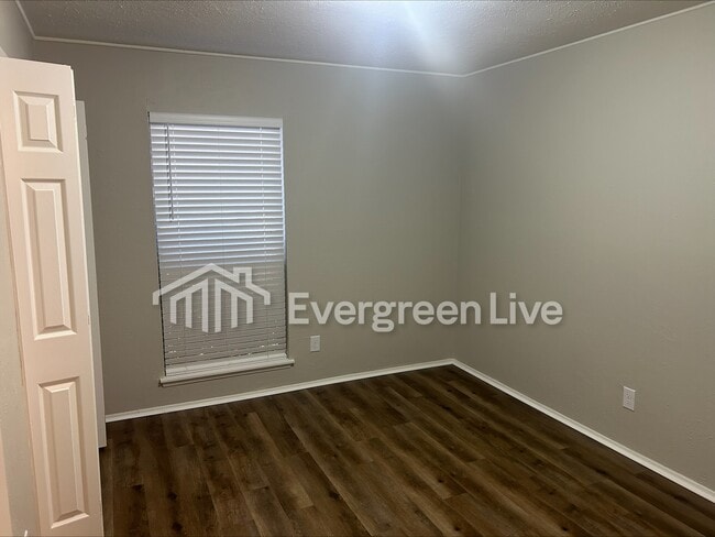 Building Photo - 9546 Sophora Dr