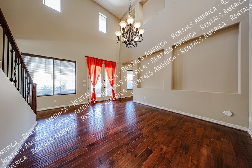 Building Photo - 130 W Tonto Dr