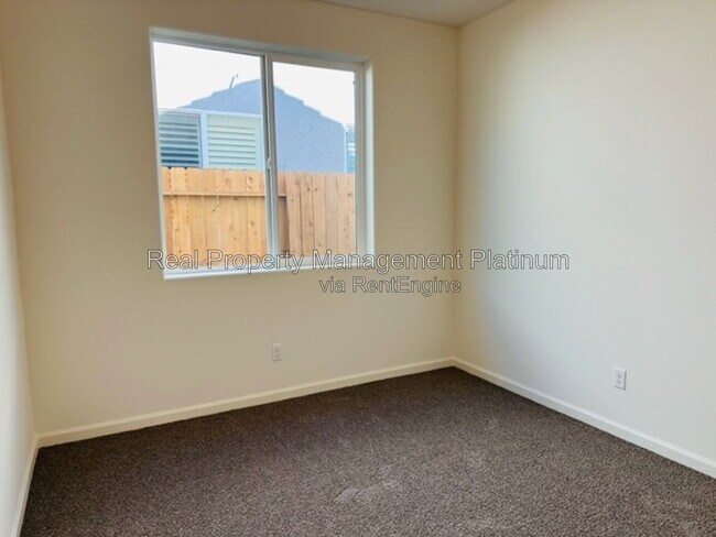 Building Photo - 1477 Las Rosas Ave