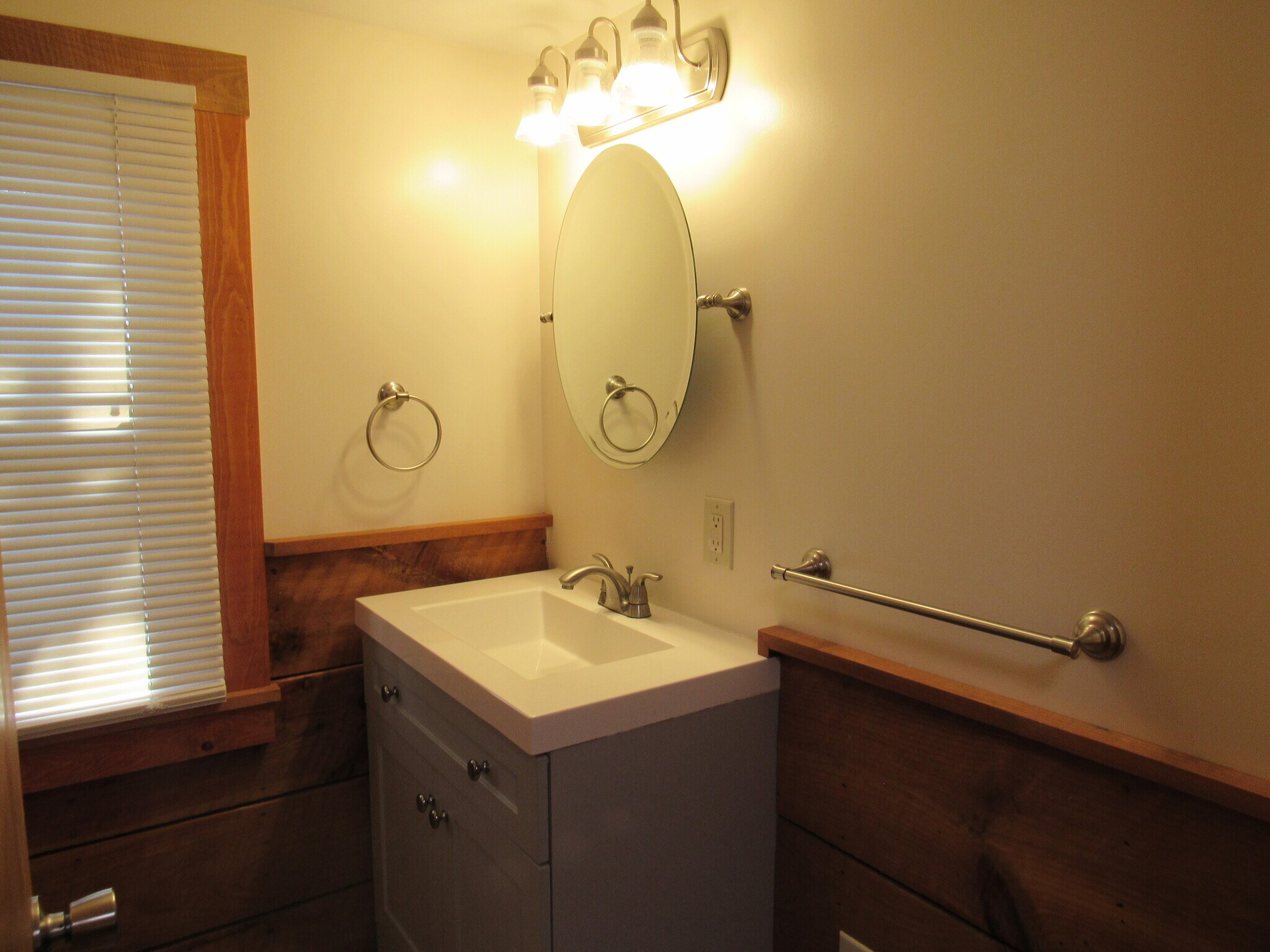 Building Photo - 1009 Cross St