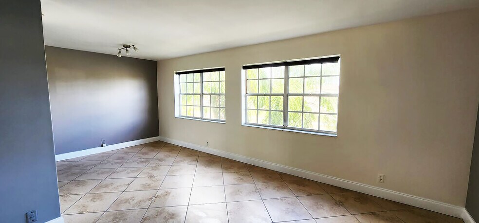 Building Photo - 8621 SW 5th St