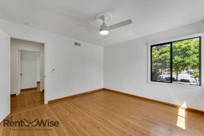 Building Photo - 1534 Whipple Ave