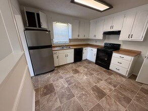 Building Photo - 2 bed 1 bath duplex in Bogart, just outside of Athens