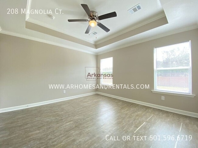 Building Photo - 208 Magnolia Ct