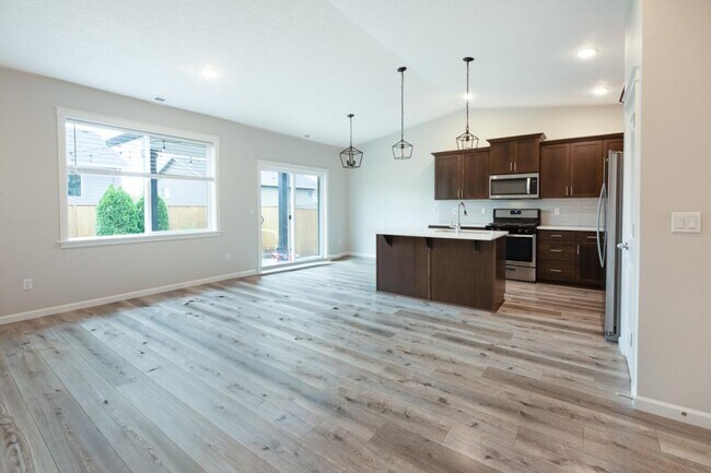 Building Photo - 4016 SE Winslow Ct