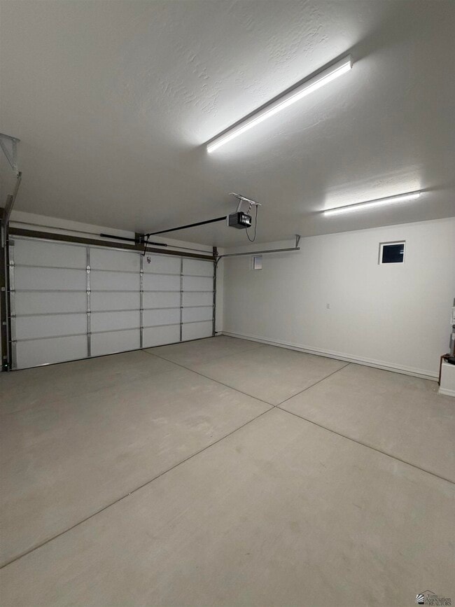 Building Photo - 4764 E Jett St