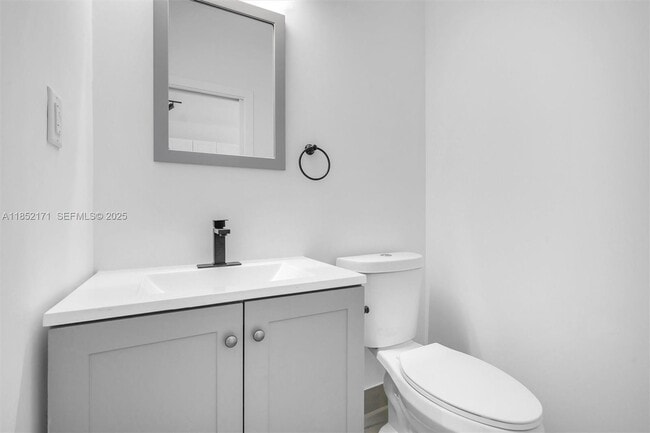 Building Photo - 309 NW 7th Ct