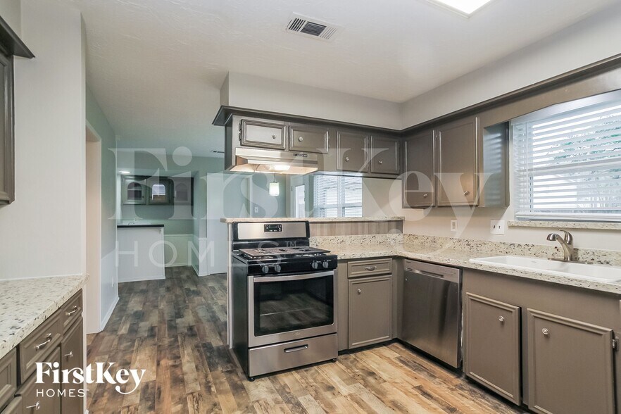 Building Photo - 17322 Tall Cypress Dr