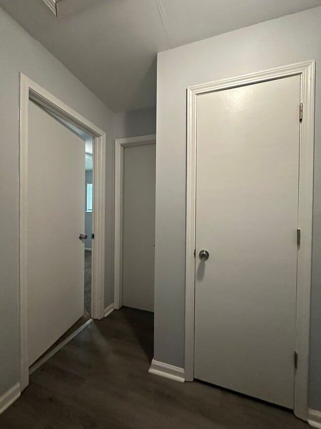 Building Photo - Available Now! Townhouse in Jacksonville