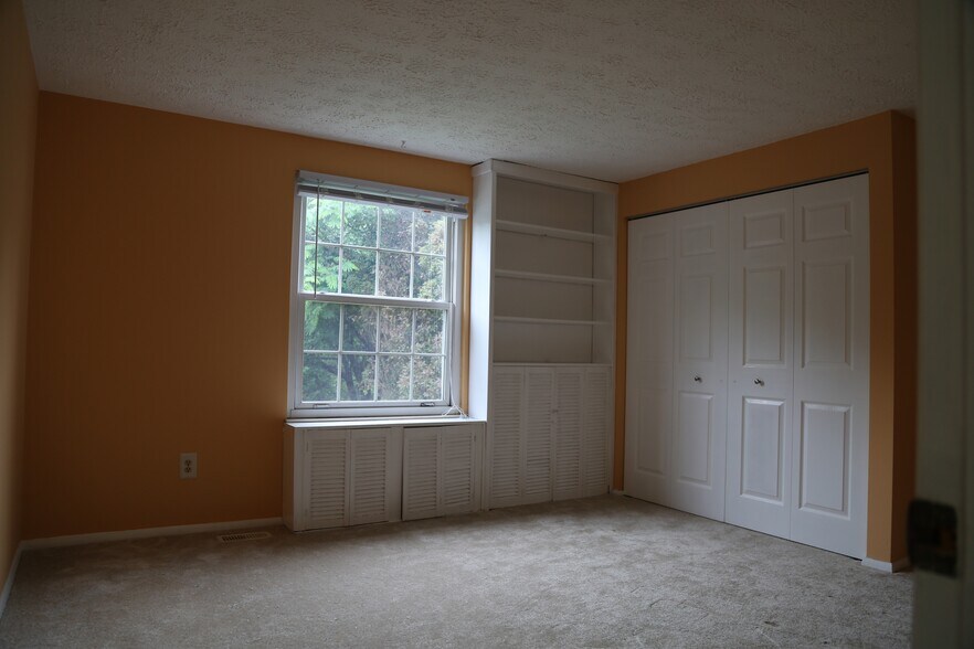 Building Photo - 12945 Pinecrest road