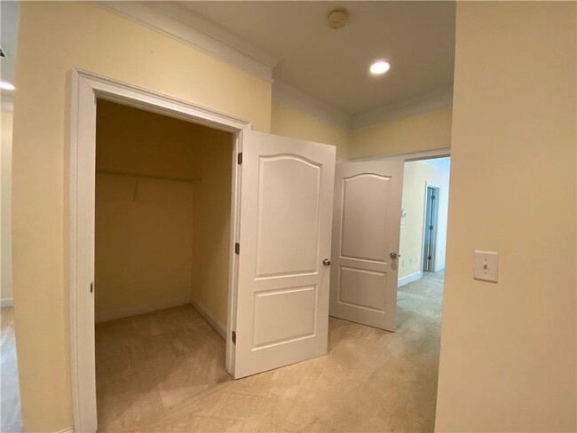 Building Photo - 2887 Laureate Ct