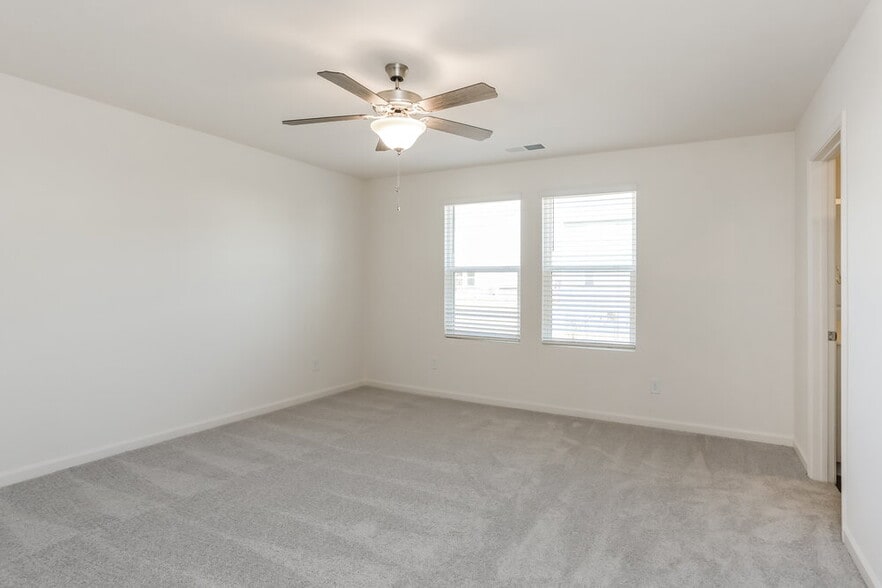 Building Photo - 7651 Saffron Ave