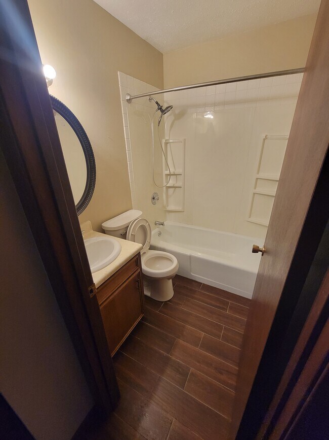 Building Photo - 2130 Davis St