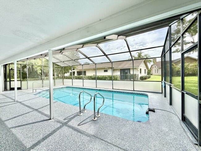 Building Photo - 13642 Dunwoody Ct