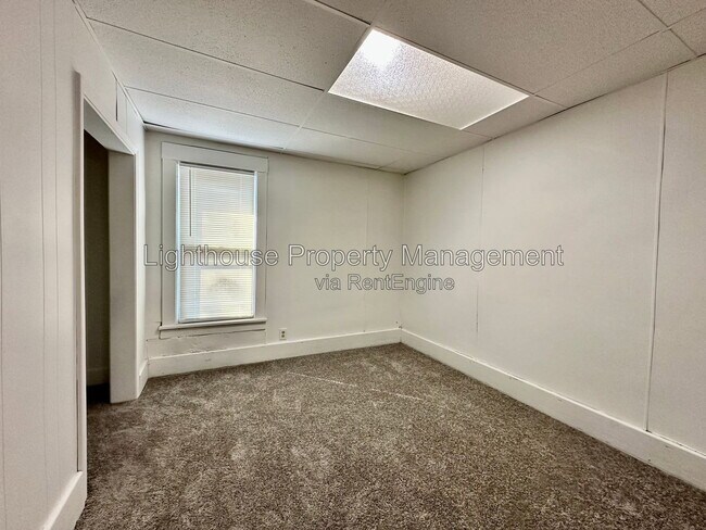 Building Photo - 2528 Hoyt St
