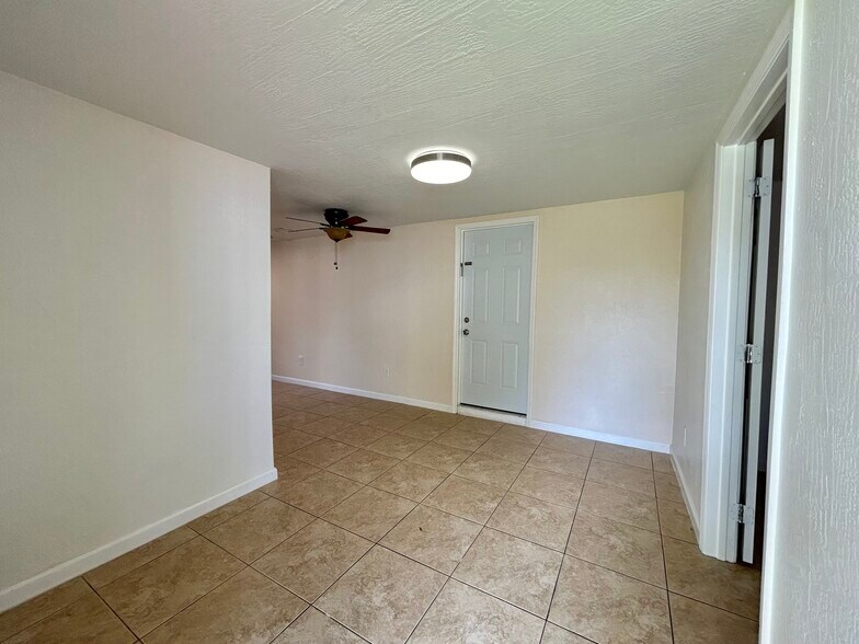 Living Room - 4221 SW 36th St