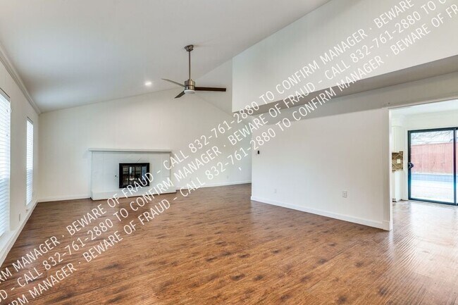 Building Photo - 3924 Coronado Dr