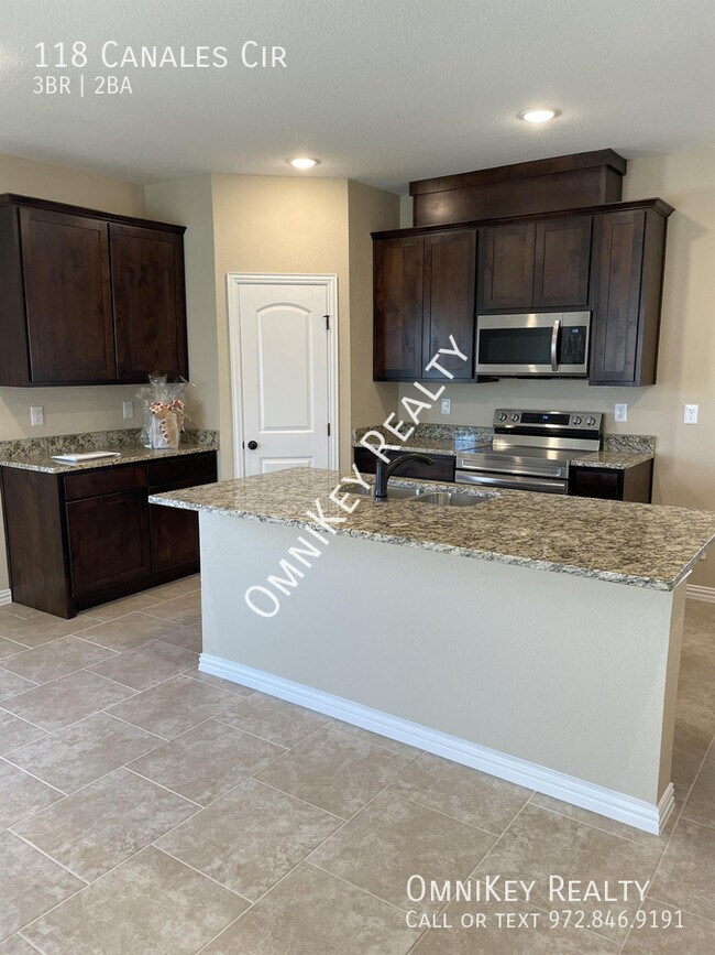 Building Photo - 118 Canales Cir