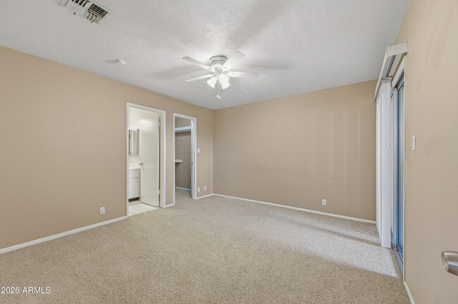 Building Photo - 501 W Yukon Dr