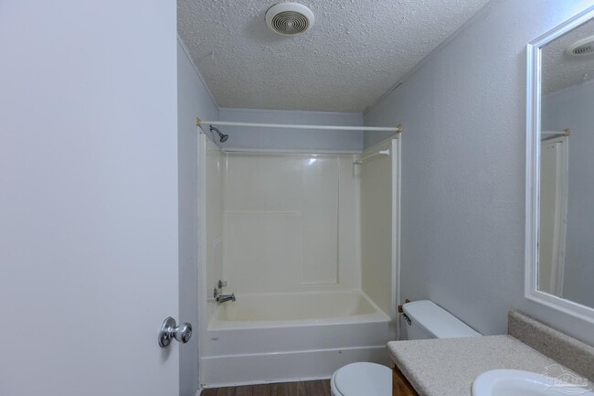 Building Photo - 6850 Bratt Rd