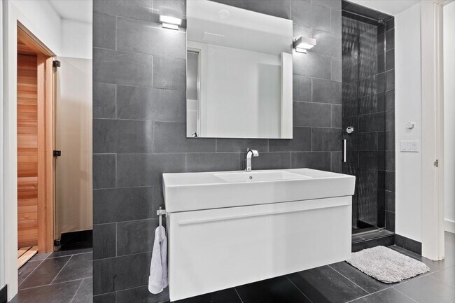 Building Photo - 1823 W Race Ave