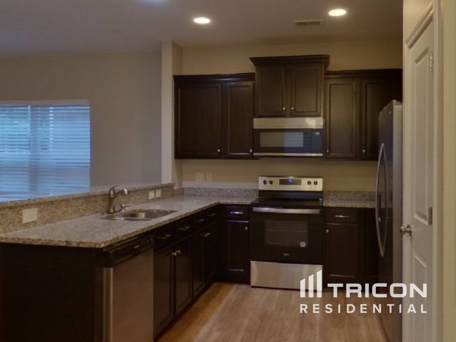 Building Photo - 112 Wainscot Oak Ln
