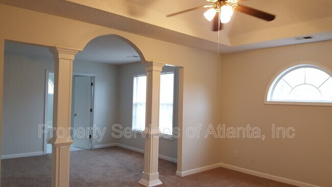 Building Photo - 737 Erin Dr