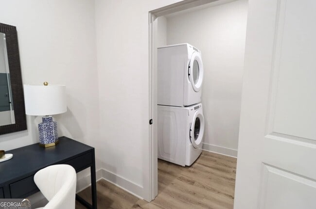 Building Photo - 300 Hwy 81