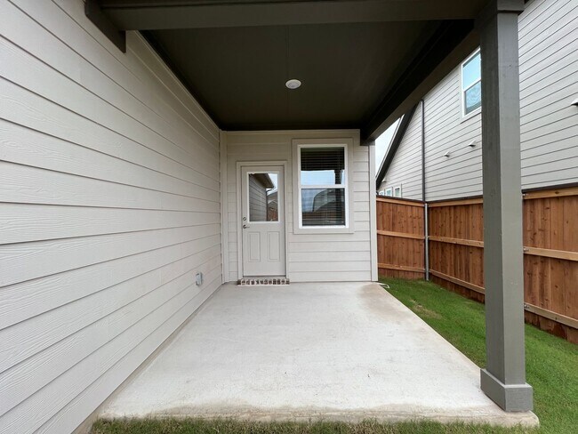 Building Photo - 204 Doodle Ln