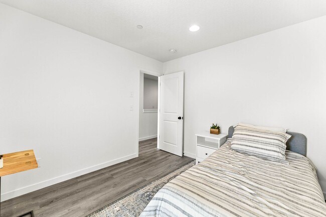 Building Photo - NEW CONSTRUCTION! Modern