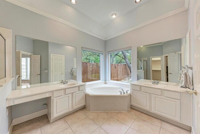 Building Photo - 8105 Endeavor Cir