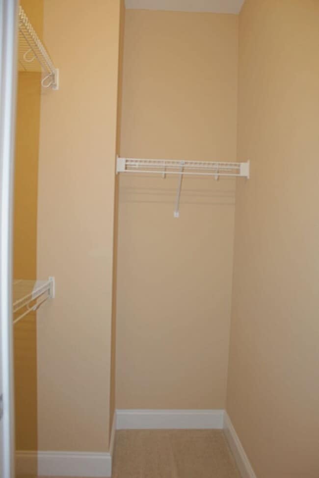 Building Photo - For Rent - Charming 3BR/2BA Home in Macken...