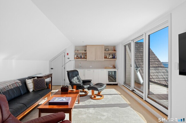 Building Photo - 14 Cockenoe Dr