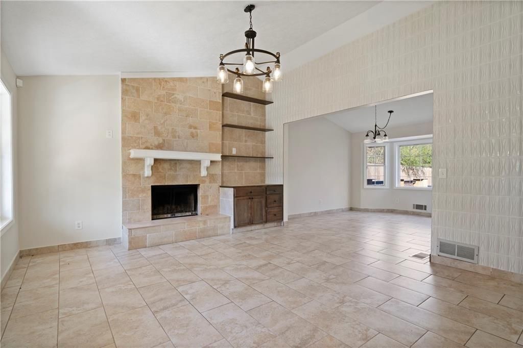 Building Photo - 3323 Old Oaks Rd